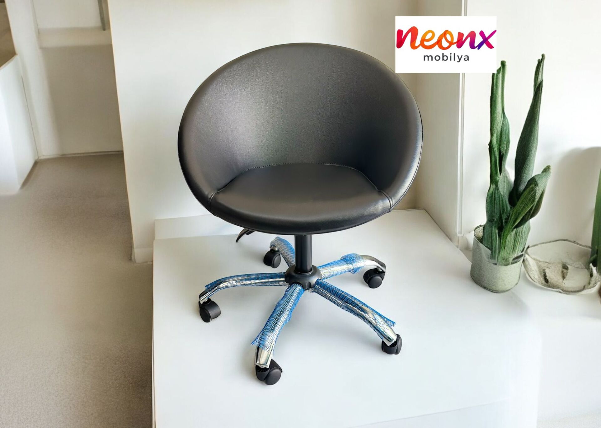 İstiridye Çalışma Koltuğu – Ergonomik ve Modern Tasarım